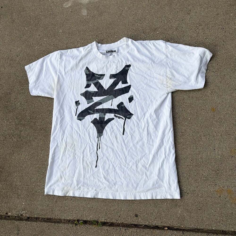 Zoo York Men's White T-Shirt with Graffiti Camo Logo Print